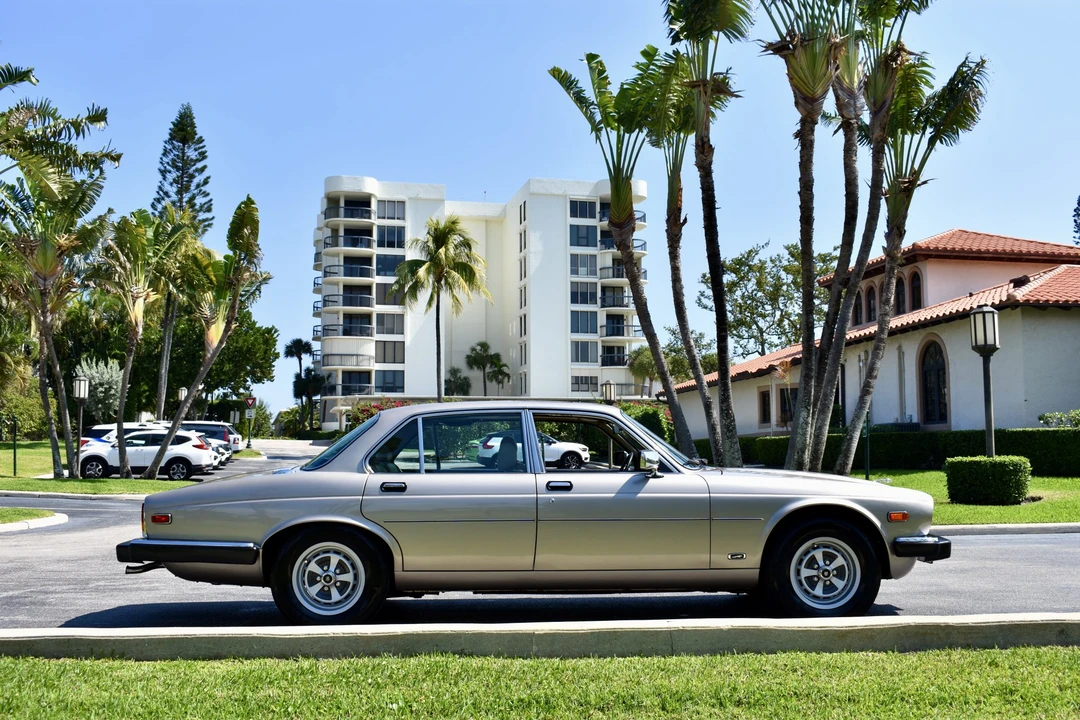 1987 Jaguar XJ Series 3 - Image 15 of 31