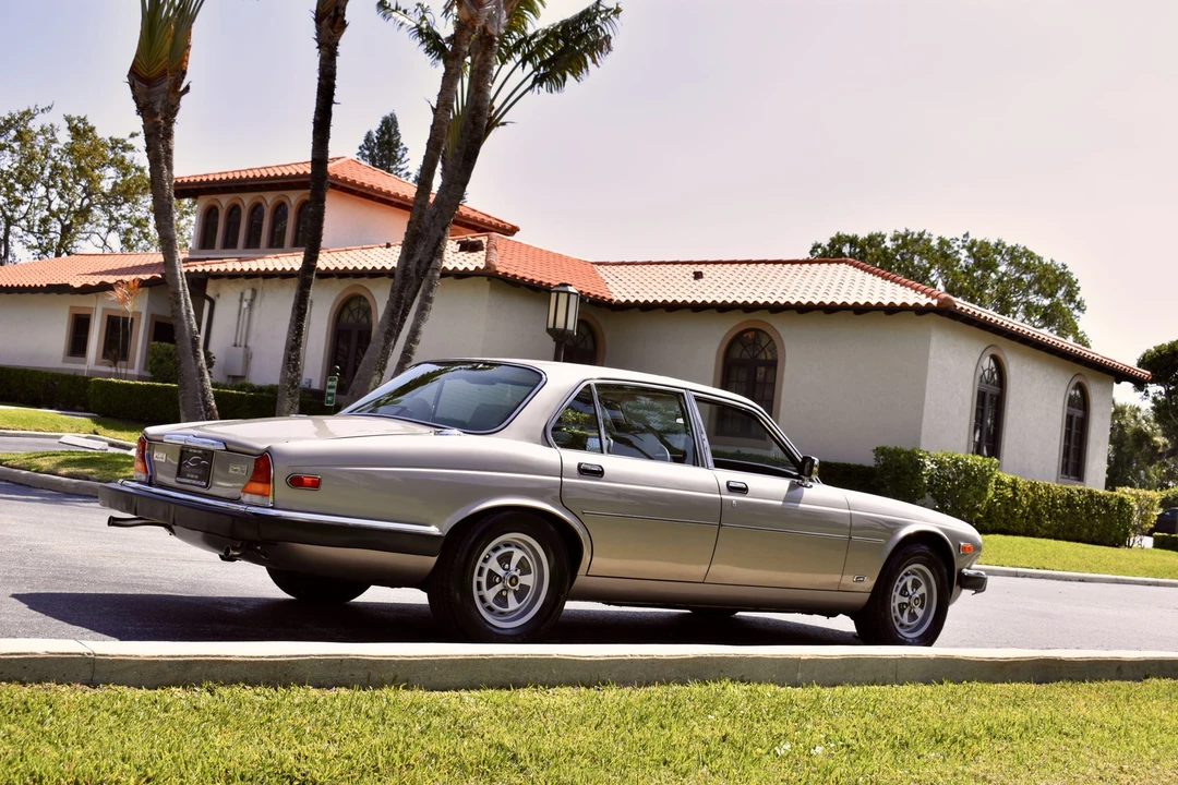 1987 Jaguar XJ Series 3 - Image 14 of 31