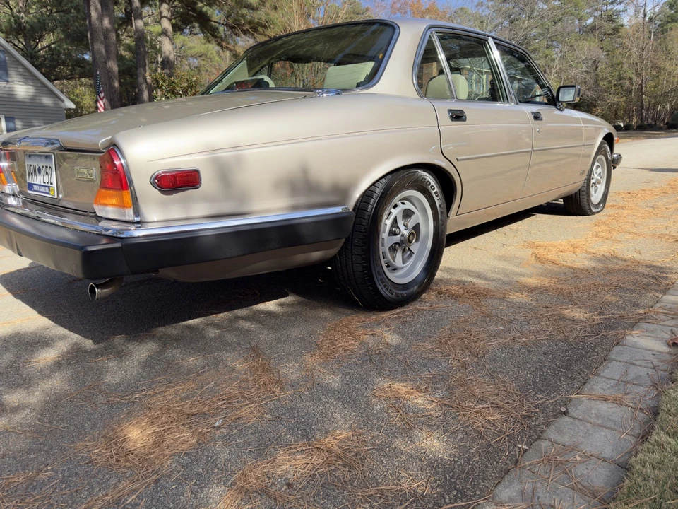 1987 Jaguar XJ Series 3 - Image 12 of 31