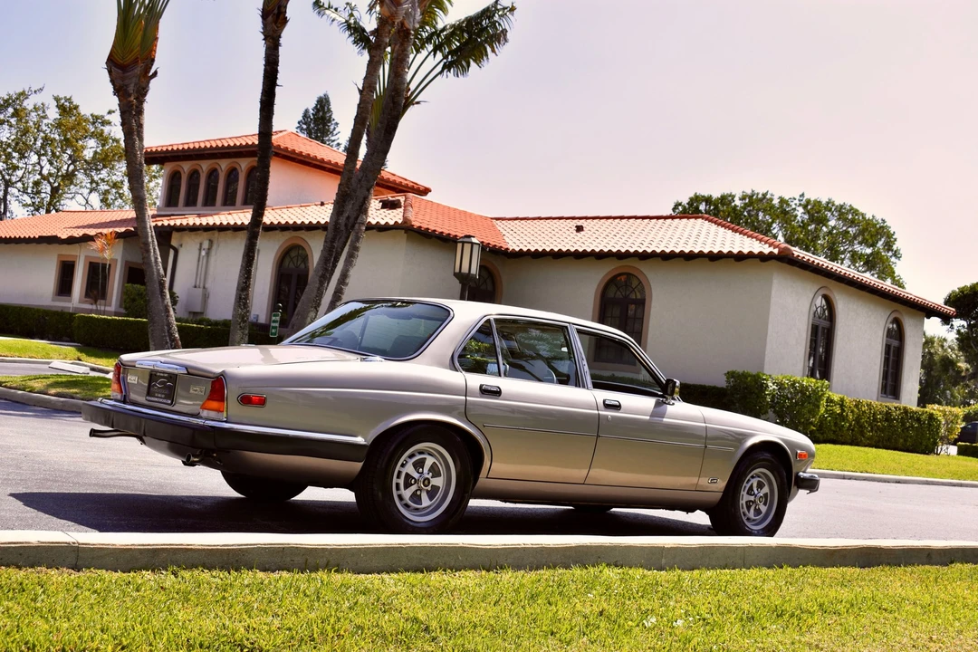 1987 Jaguar XJ Series 3 - Image 2 of 31
