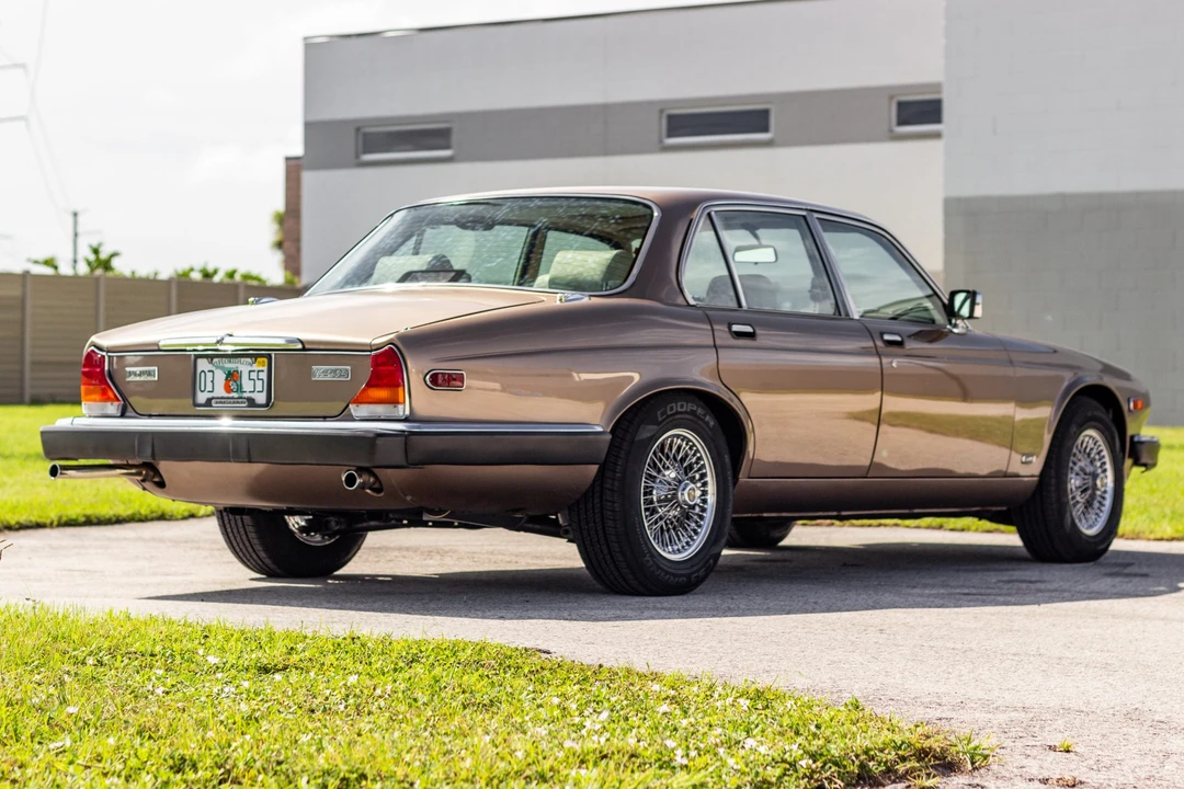 1987 Jaguar XJ Series 3 - Image 7 of 31