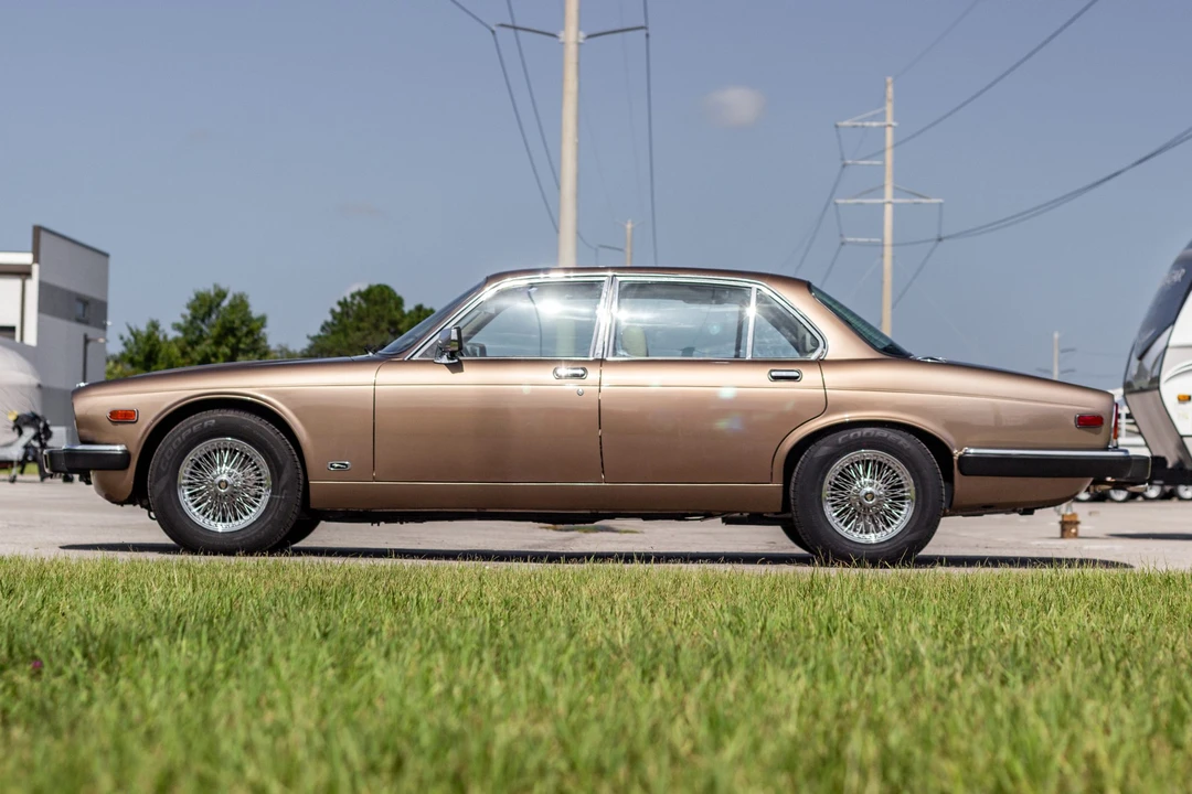1987 Jaguar XJ Series 3 - Image 4 of 31
