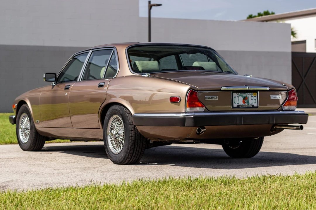 1987 Jaguar XJ Series 3 - Image 5 of 31