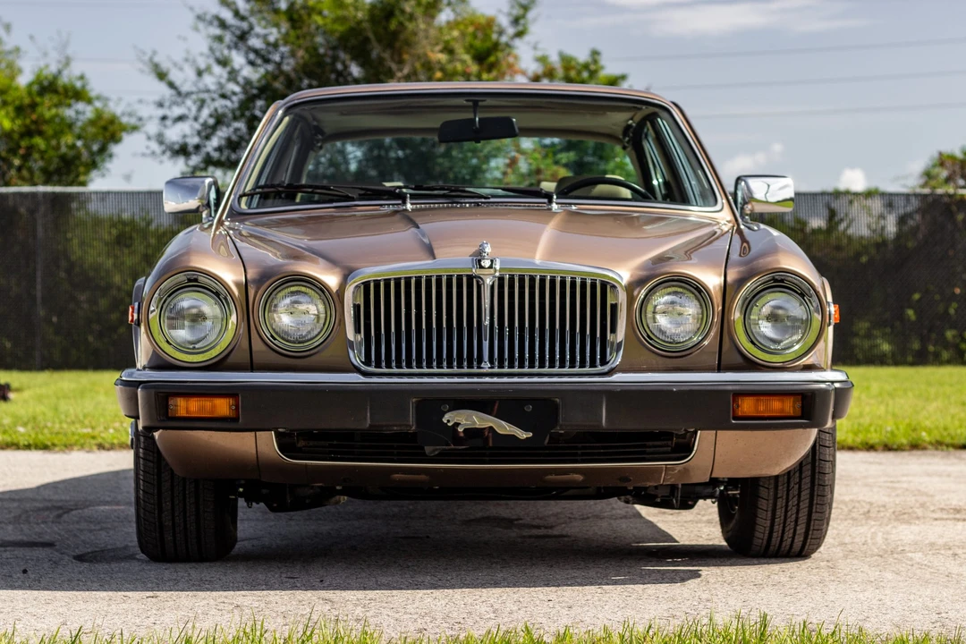1987 Jaguar XJ Series 3 - Image 2 of 31