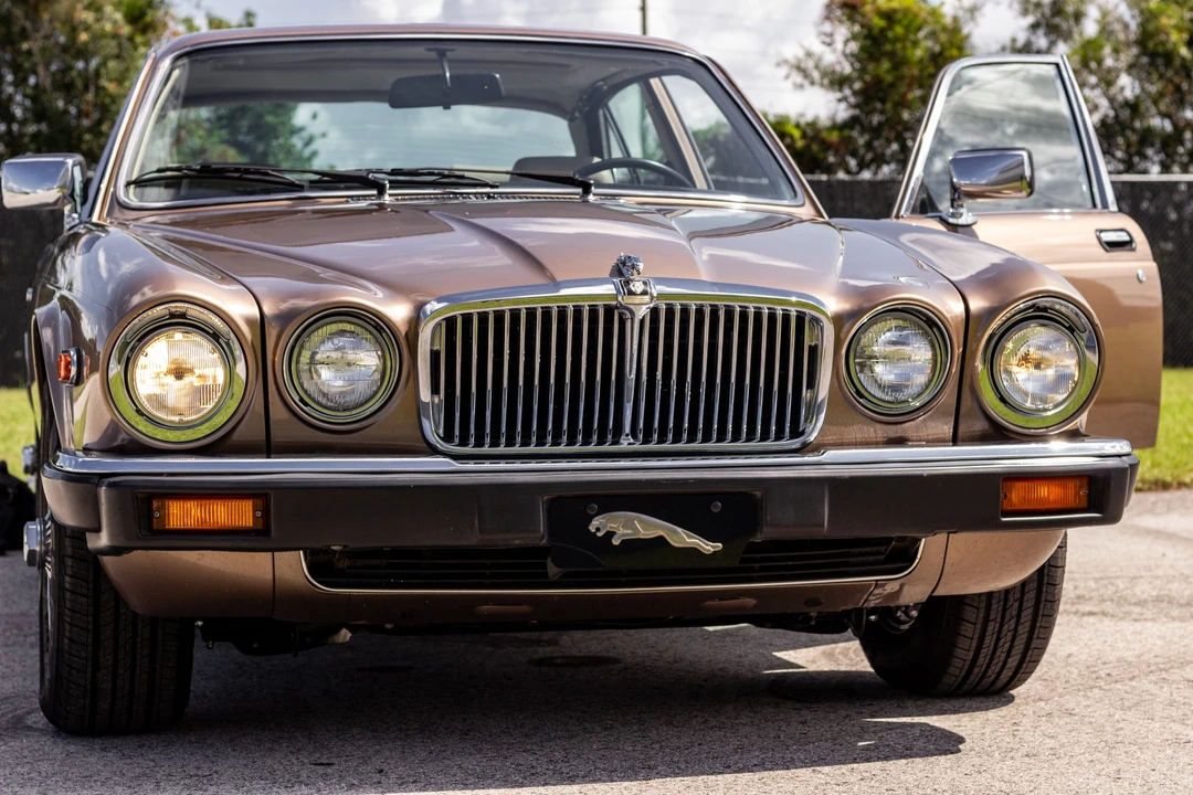 1987 Jaguar XJ Series 3 - Image 9 of 31