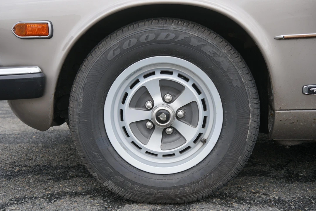 1987 Jaguar XJ Series 3 - Image 28 of 31