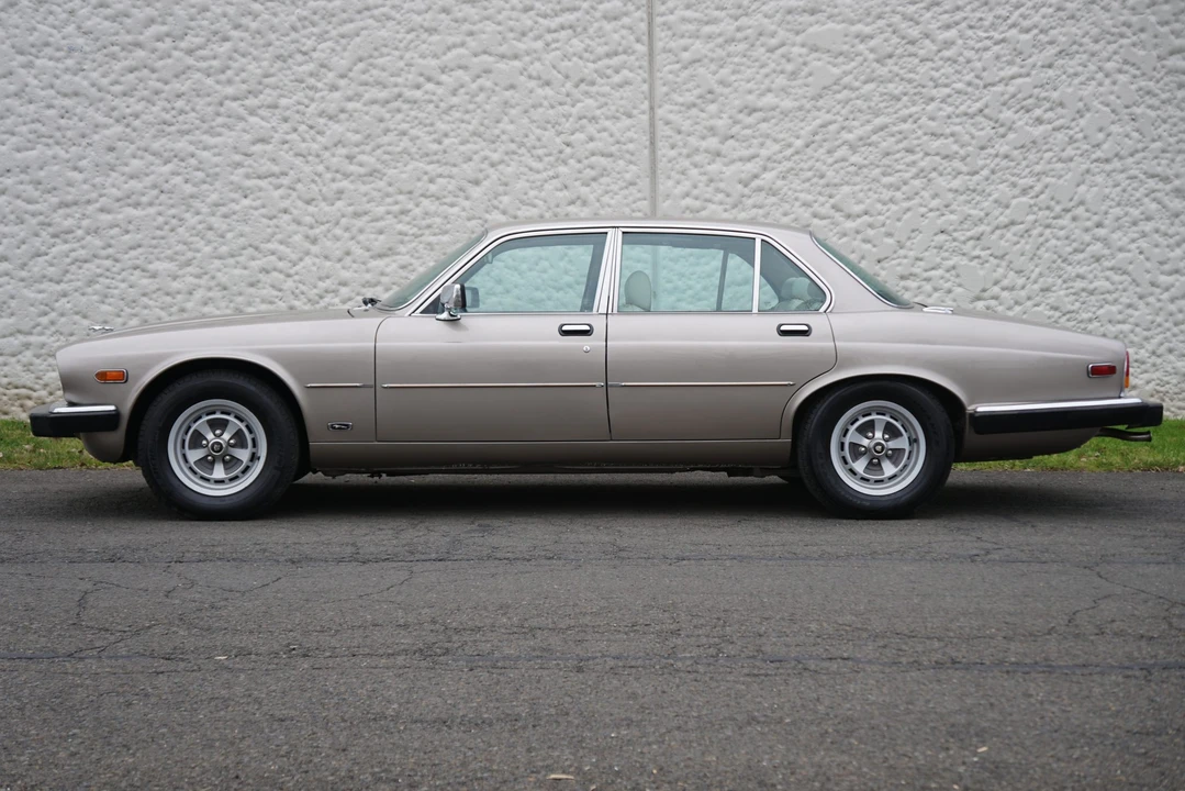 1987 Jaguar XJ Series 3 - Image 12 of 31