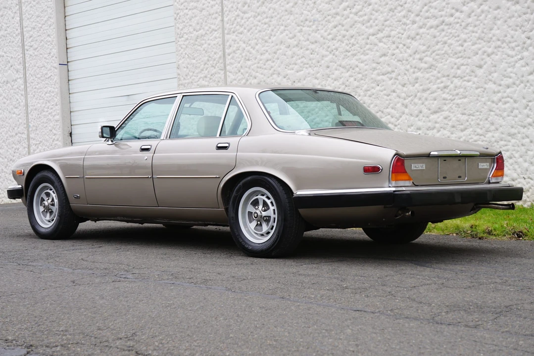 1987 Jaguar XJ Series 3 - Image 11 of 31
