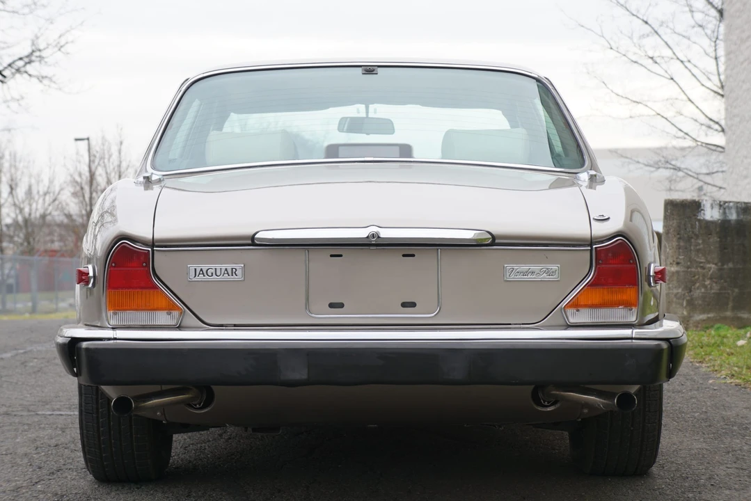 1987 Jaguar XJ Series 3 - Image 9 of 31