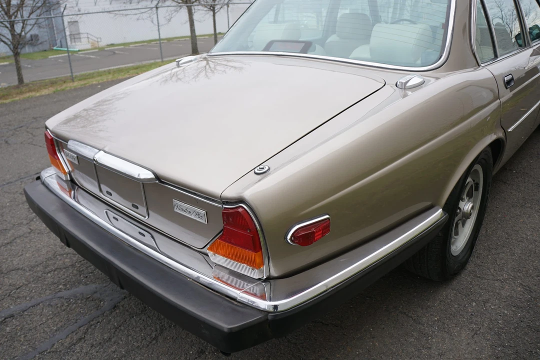 1987 Jaguar XJ Series 3 - Image 21 of 31