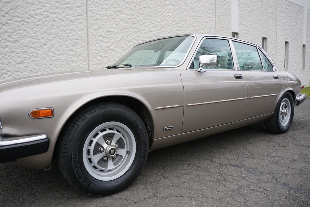1987 Jaguar XJ Series 3 - Image 13 of 31