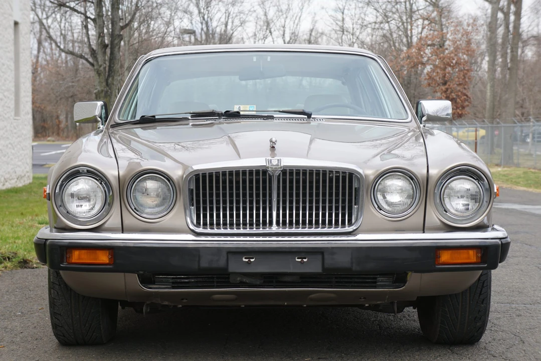 1987 Jaguar XJ Series 3 - Image 2 of 31
