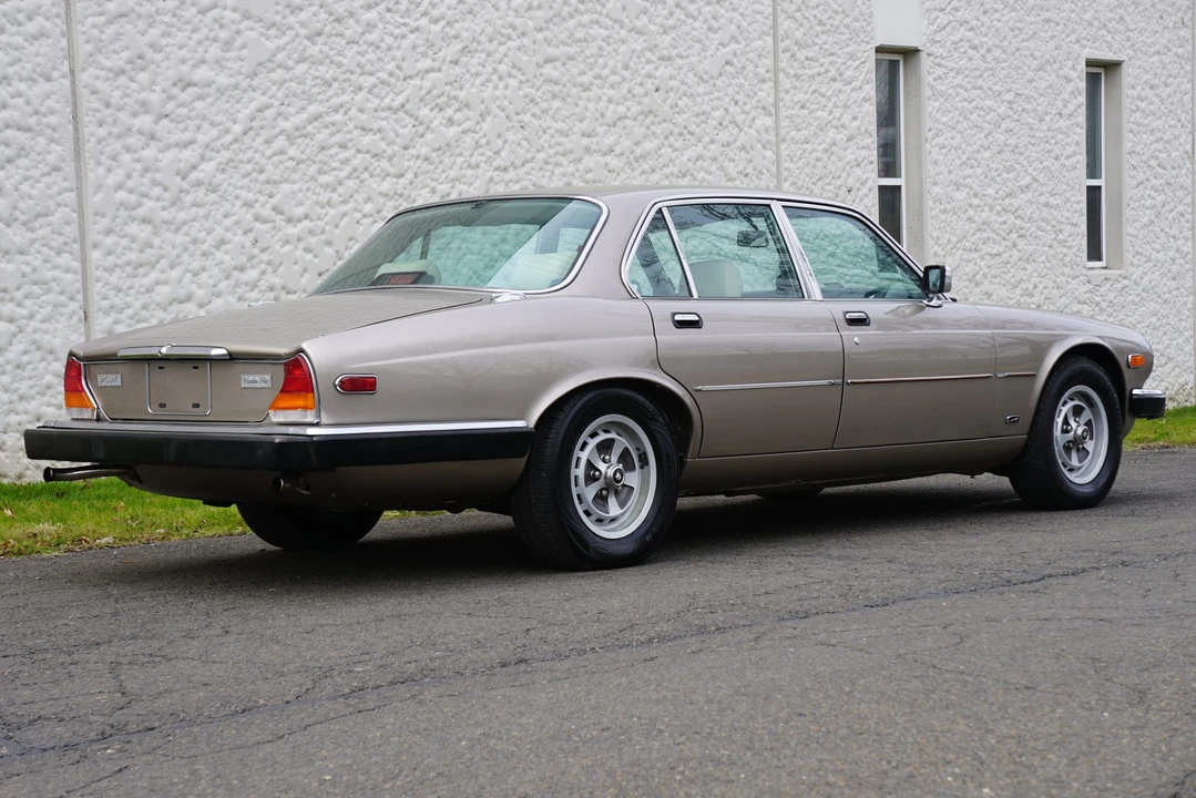 1987 Jaguar XJ Series 3 - Image 6 of 31