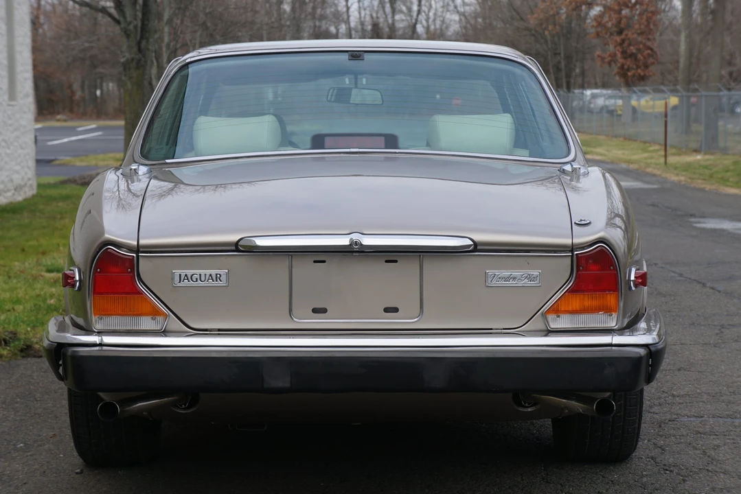 1987 Jaguar XJ Series 3 - Image 8 of 31
