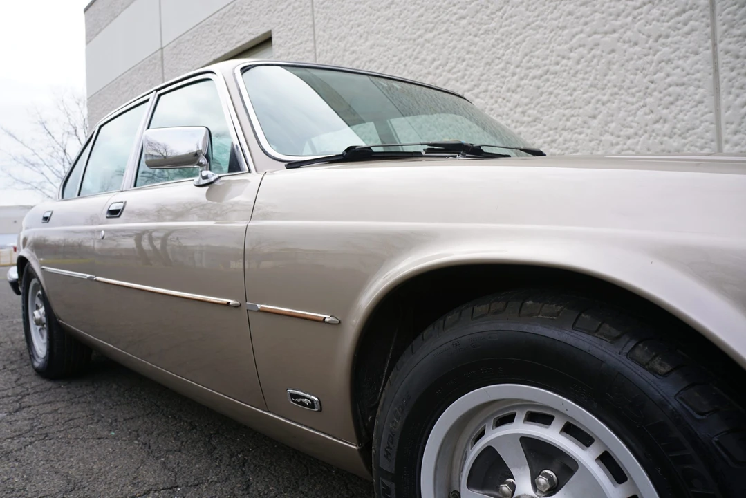 1987 Jaguar XJ Series 3 - Image 19 of 31