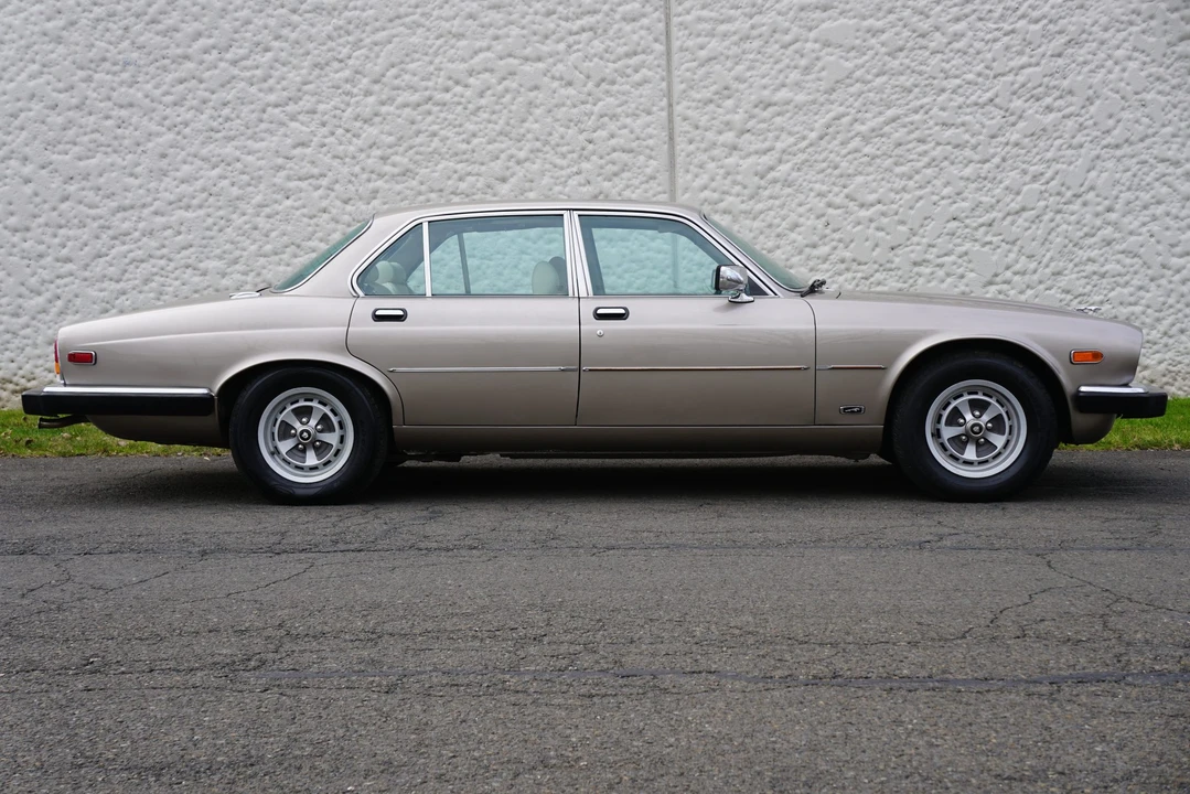 1987 Jaguar XJ Series 3 - Image 5 of 31