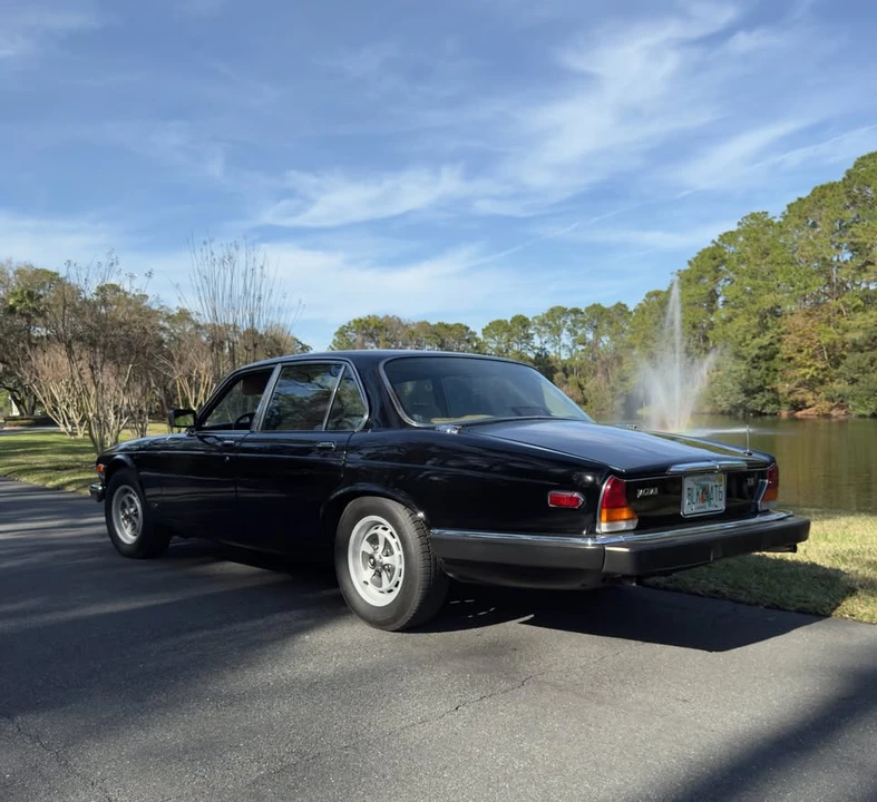 1987 Jaguar XJ Series 3 - Image 3 of 10