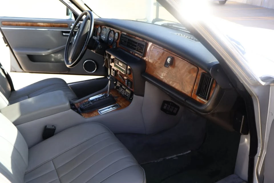 1987 Jaguar XJ40 XJ - Image 11 of 18