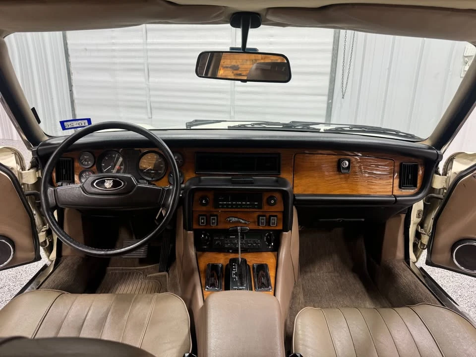 1987 Jaguar XJ Series 3 - Image 9 of 16