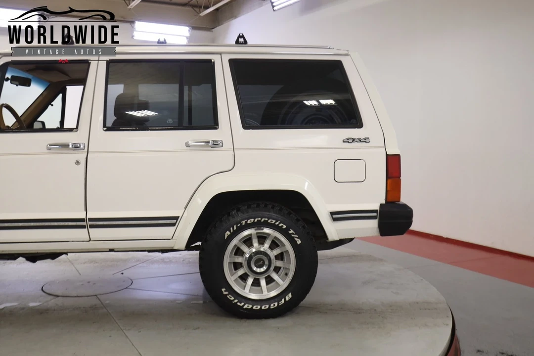 1987 Jeep XJ Cherokee - Image 10 of 12