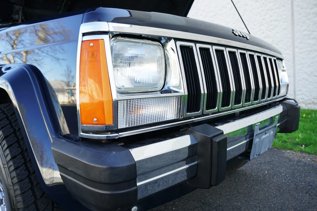 1987 Jeep XJ Cherokee - Image 15 of 31