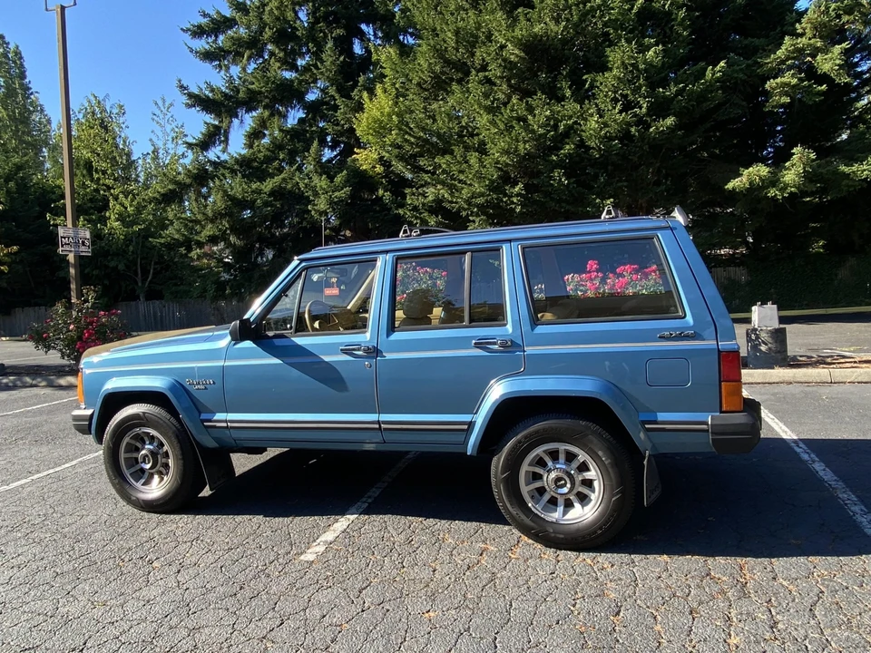 1987 Jeep XJ Cherokee - Image 11 of 31