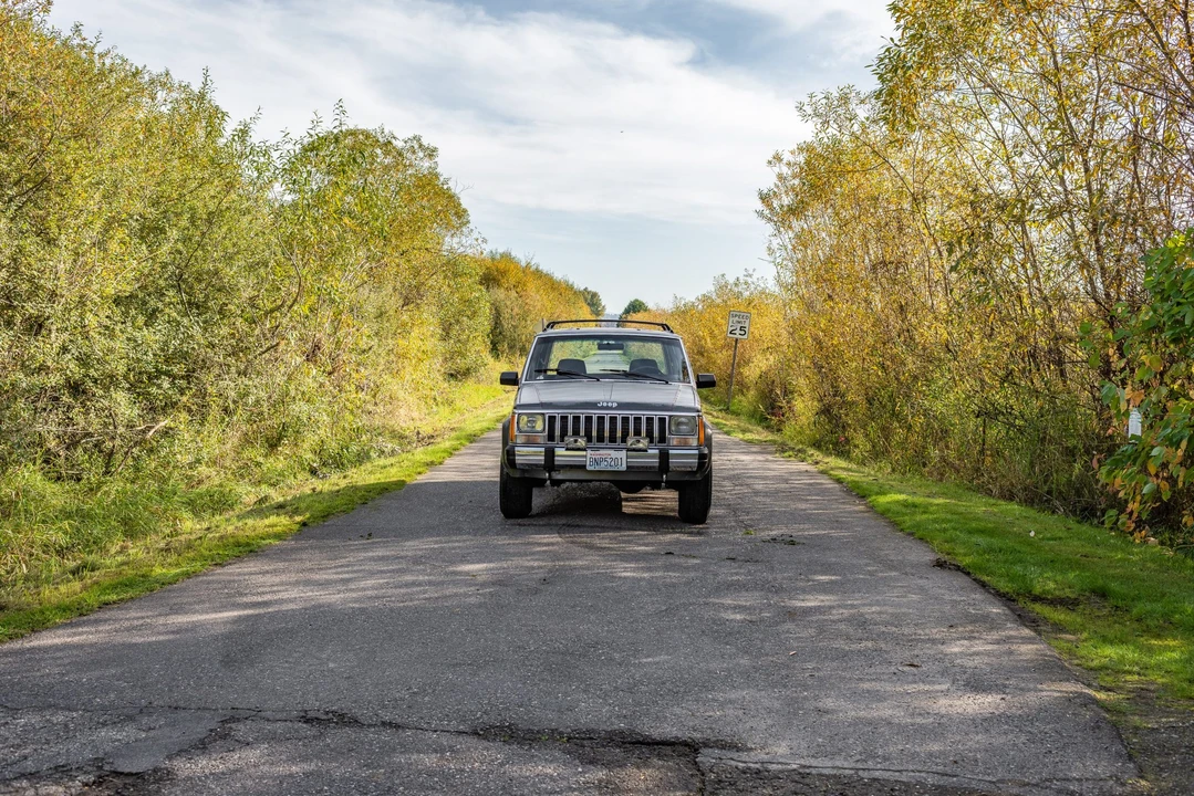 1987 Jeep XJ Cherokee - Image 15 of 31