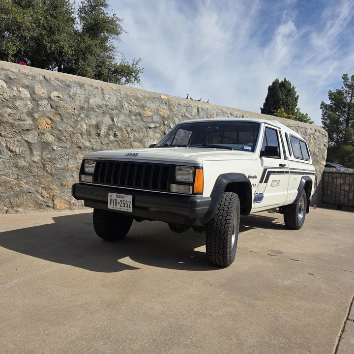 1987 Jeep Comanche - Image 9 of 31