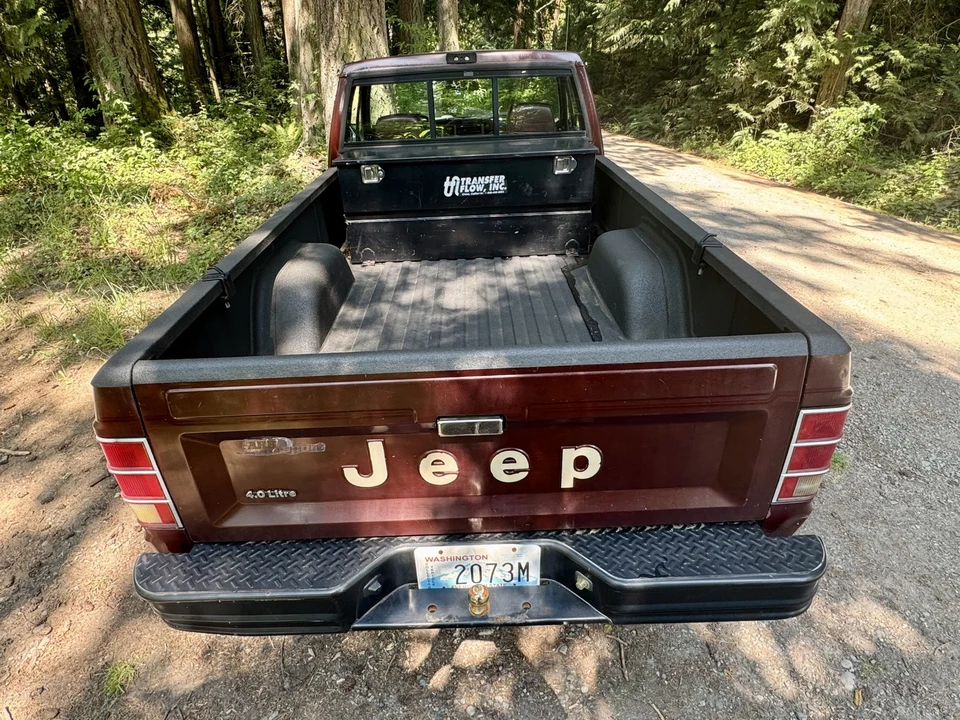 1987 Jeep Comanche - Image 10 of 31