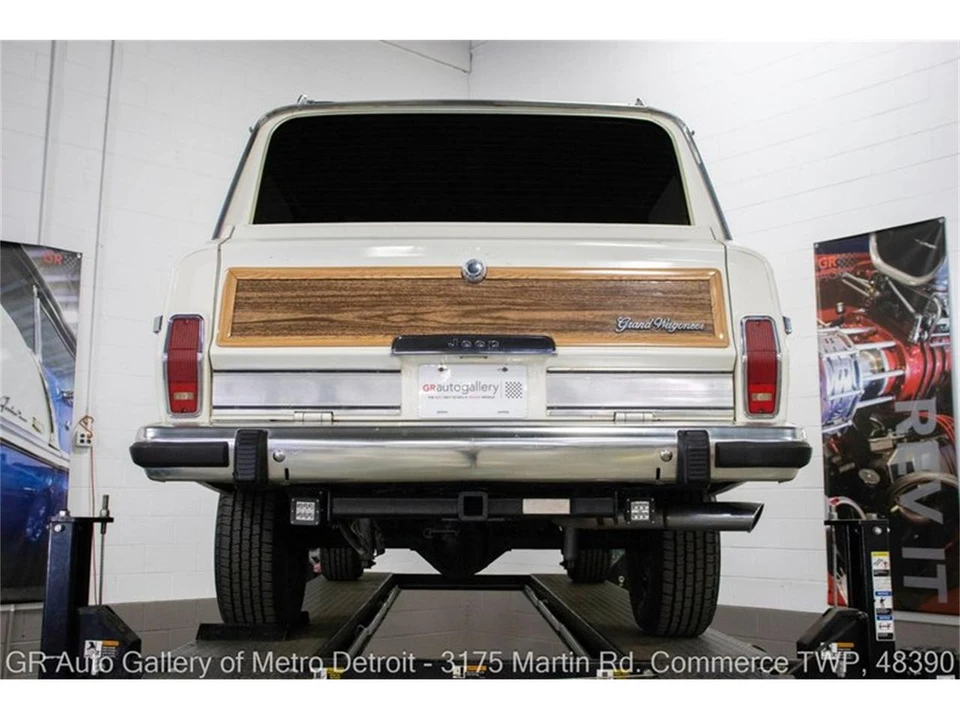 1987 Jeep SJ Grand Wagoneer - Image 21 of 31
