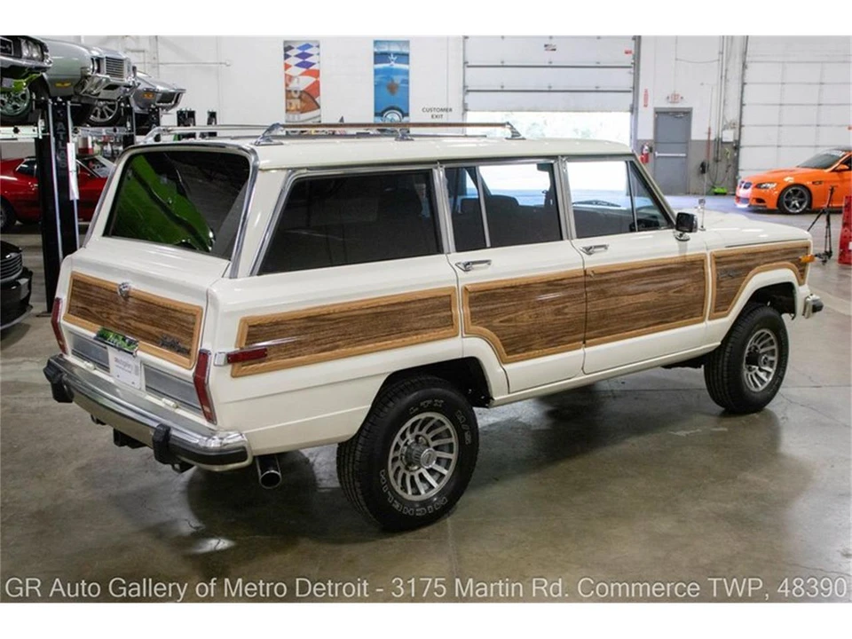 1987 Jeep SJ Grand Wagoneer - Image 7 of 31