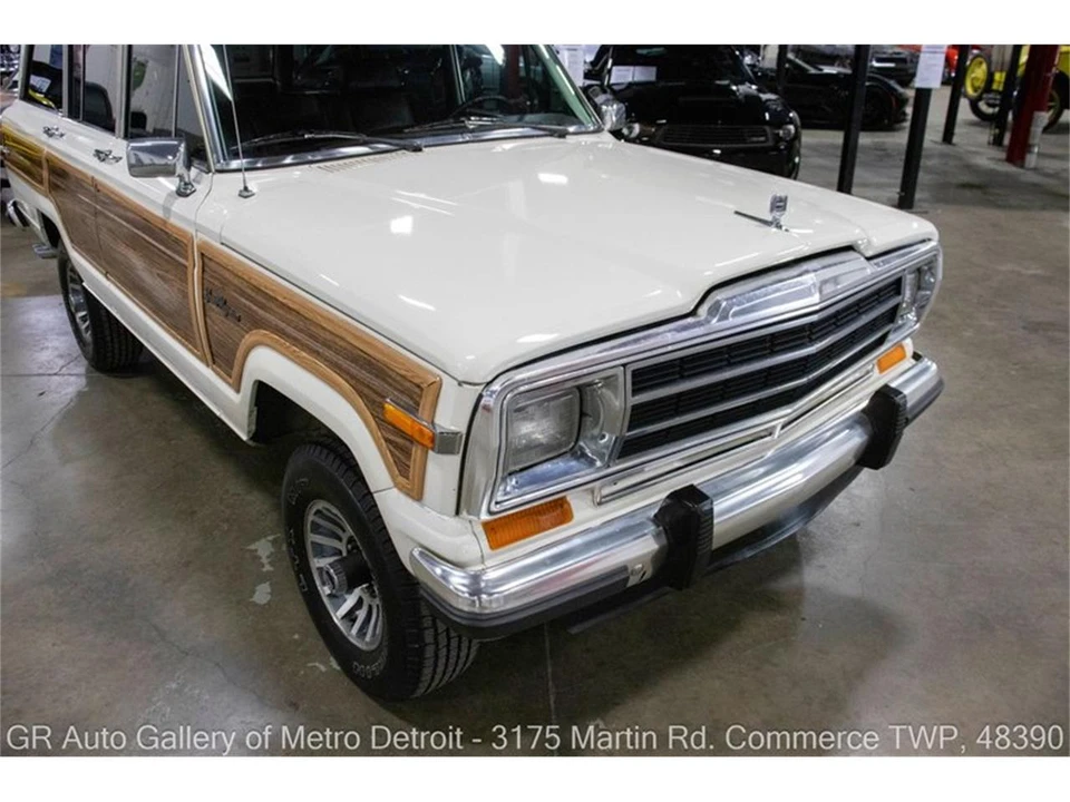 1987 Jeep SJ Grand Wagoneer - Image 13 of 31