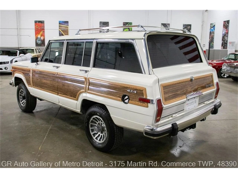 1987 Jeep SJ Grand Wagoneer - Image 4 of 31