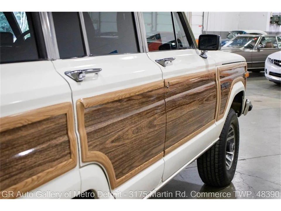 1987 Jeep SJ Grand Wagoneer - Image 24 of 31