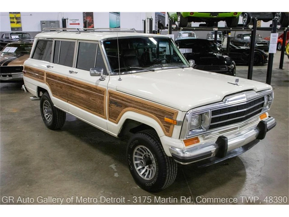 1987 Jeep SJ Grand Wagoneer - Image 9 of 31