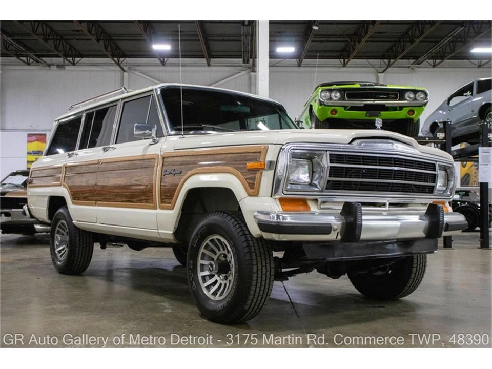 1987 Jeep SJ Grand Wagoneer - Image 10 of 31