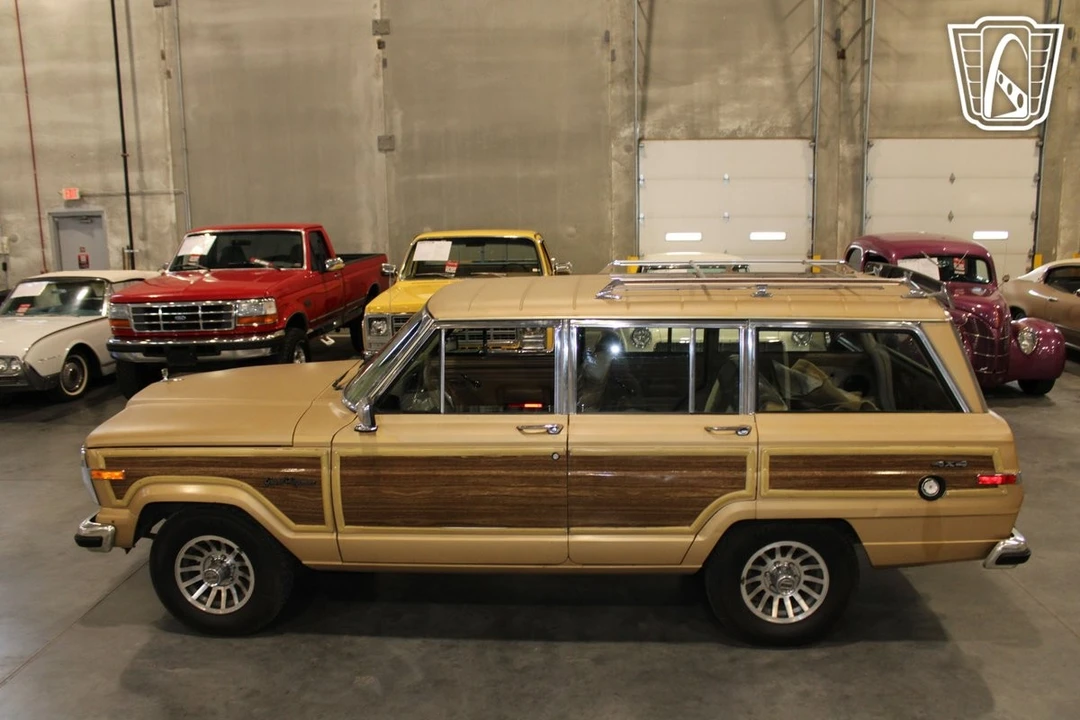 1987 Jeep SJ Wagoneer - Image 11 of 12