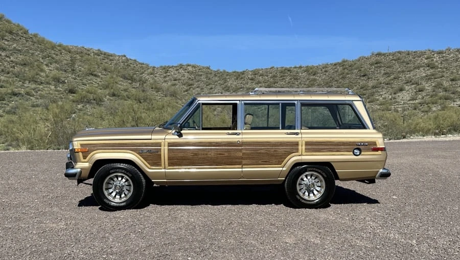 1987 Jeep SJ Grand Wagoneer - Image 6 of 10