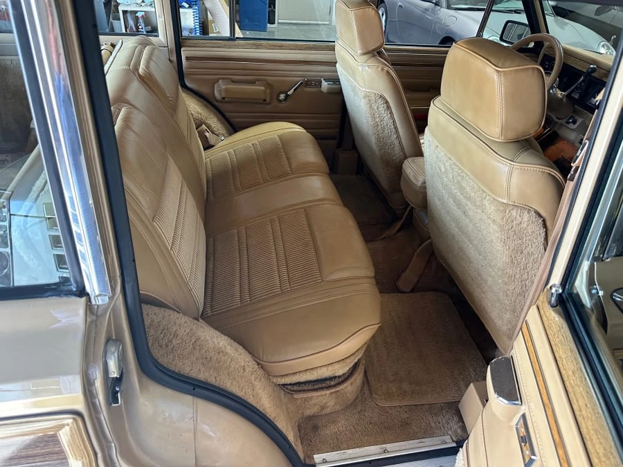 1987 Jeep SJ Grand Wagoneer - Image 9 of 10