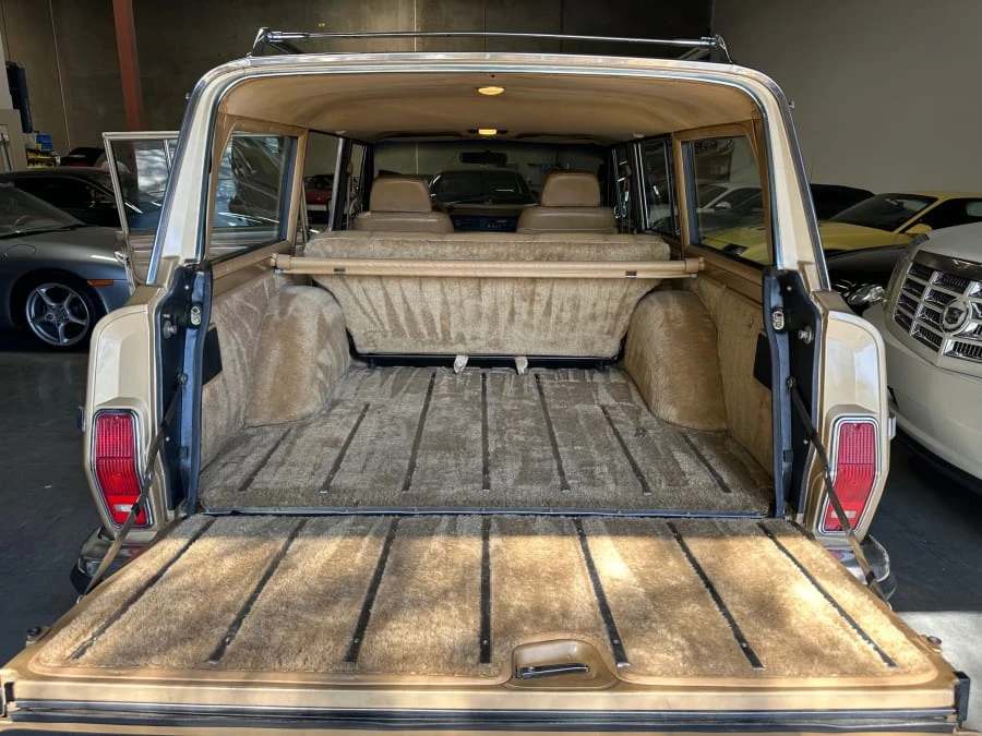 1987 Jeep SJ Grand Wagoneer - Image 8 of 10