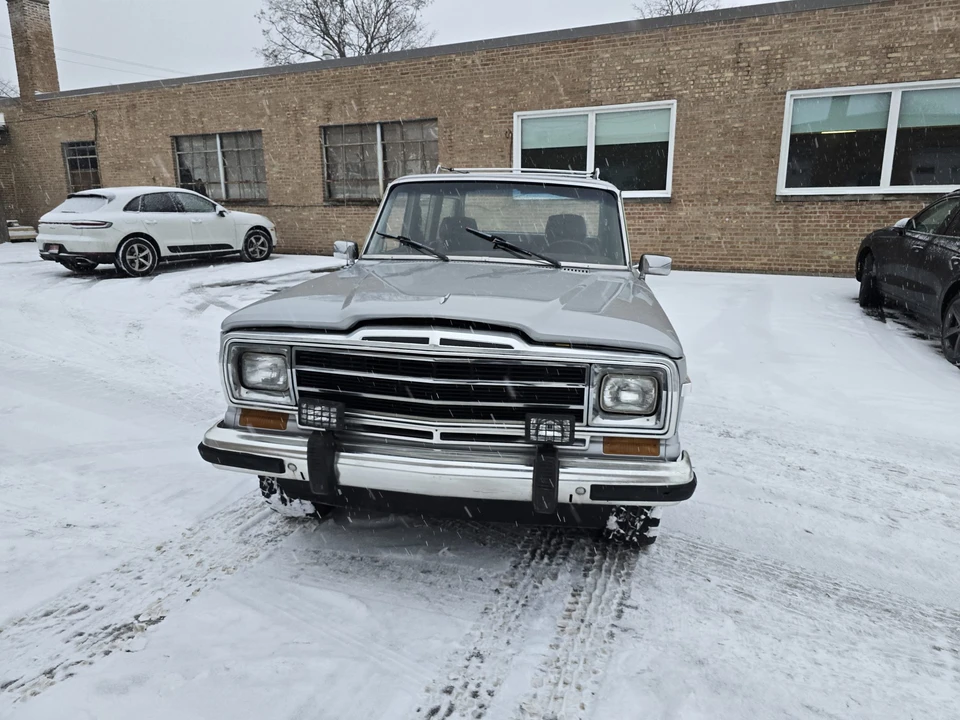 1987 Jeep SJ Grand Wagoneer - Image 3 of 31