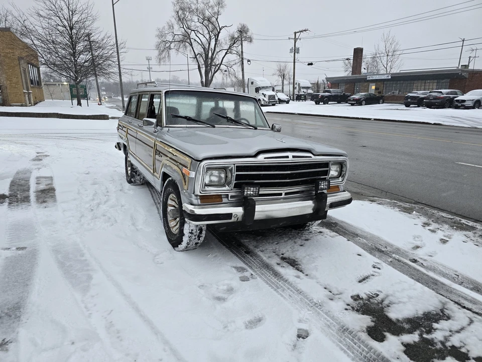 1987 Jeep SJ Grand Wagoneer - Image 5 of 31