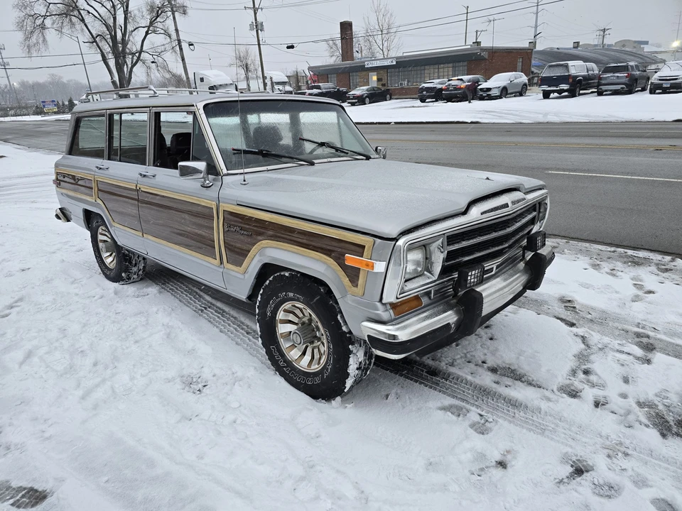 1987 Jeep SJ Grand Wagoneer - Image 19 of 31