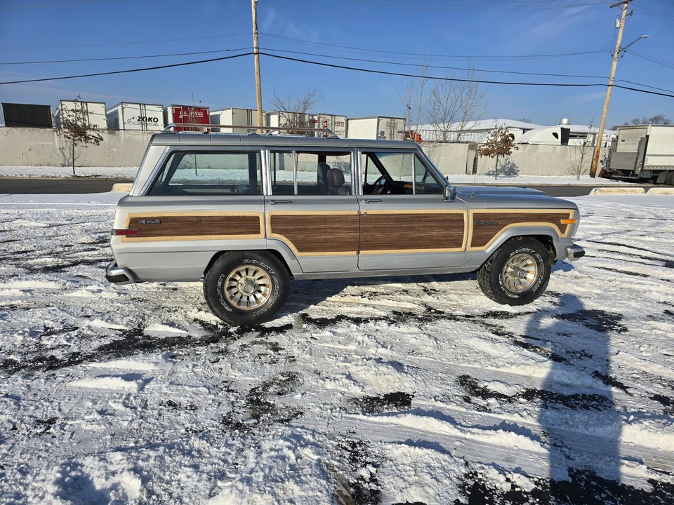 1987 Jeep SJ Grand Wagoneer - Image 24 of 31