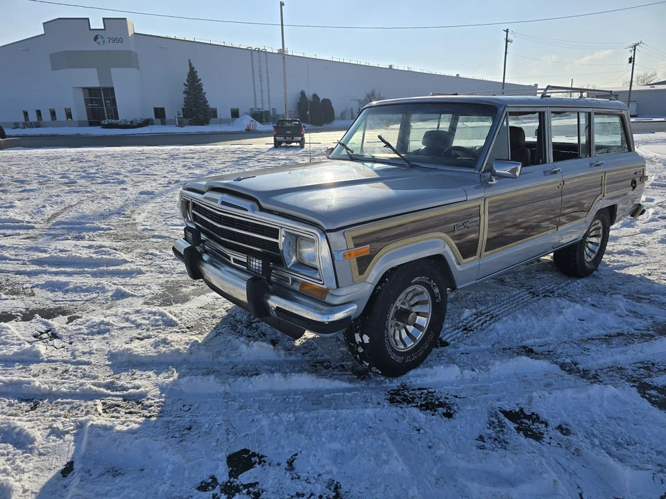 1987 Jeep SJ Grand Wagoneer - Image 22 of 31
