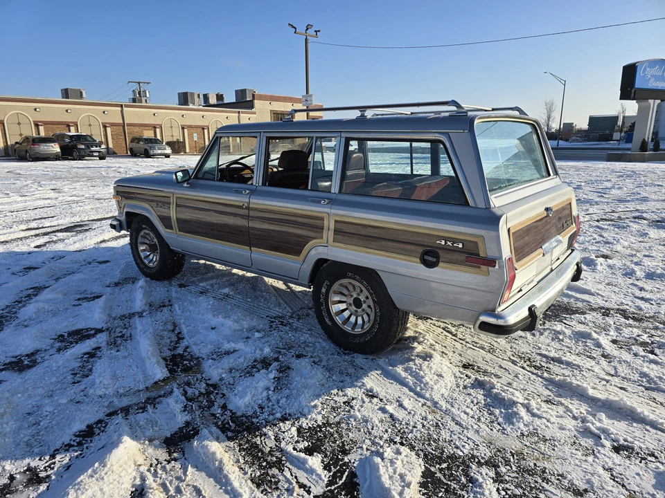 1987 Jeep SJ Grand Wagoneer - Image 24 of 31