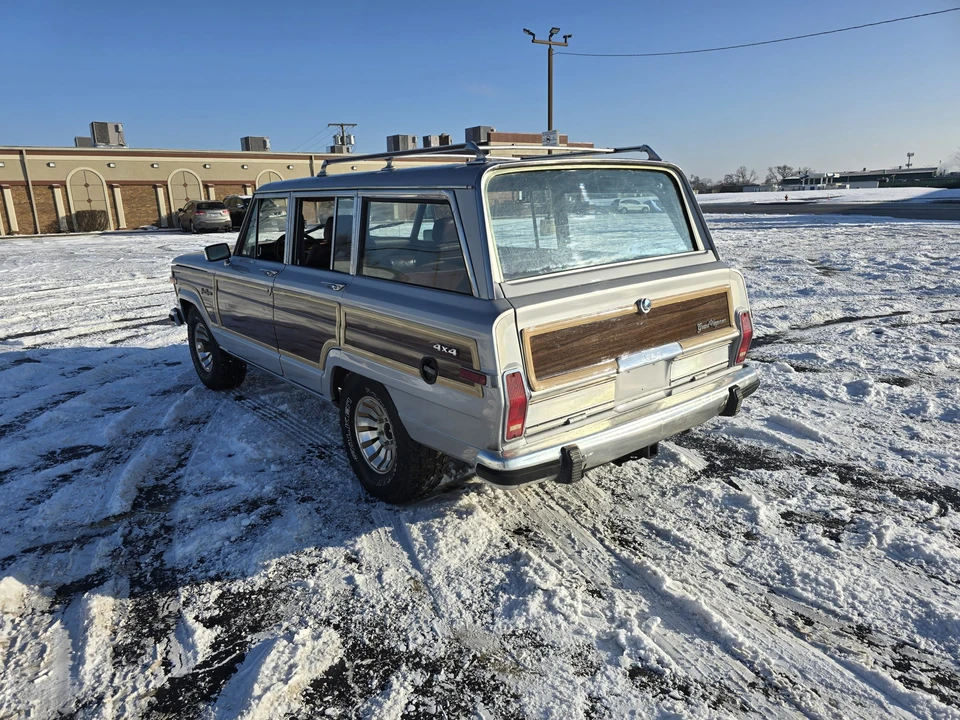 1987 Jeep SJ Grand Wagoneer - Image 21 of 31