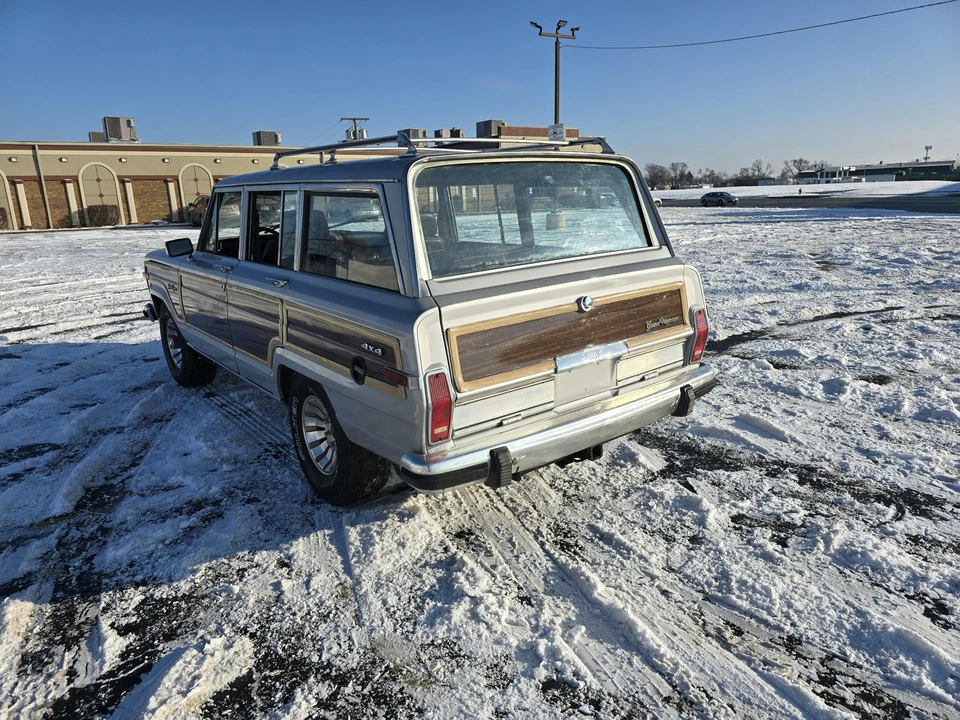 1987 Jeep SJ Grand Wagoneer - Image 20 of 31