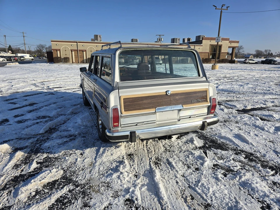 1987 Jeep SJ Grand Wagoneer - Image 19 of 31