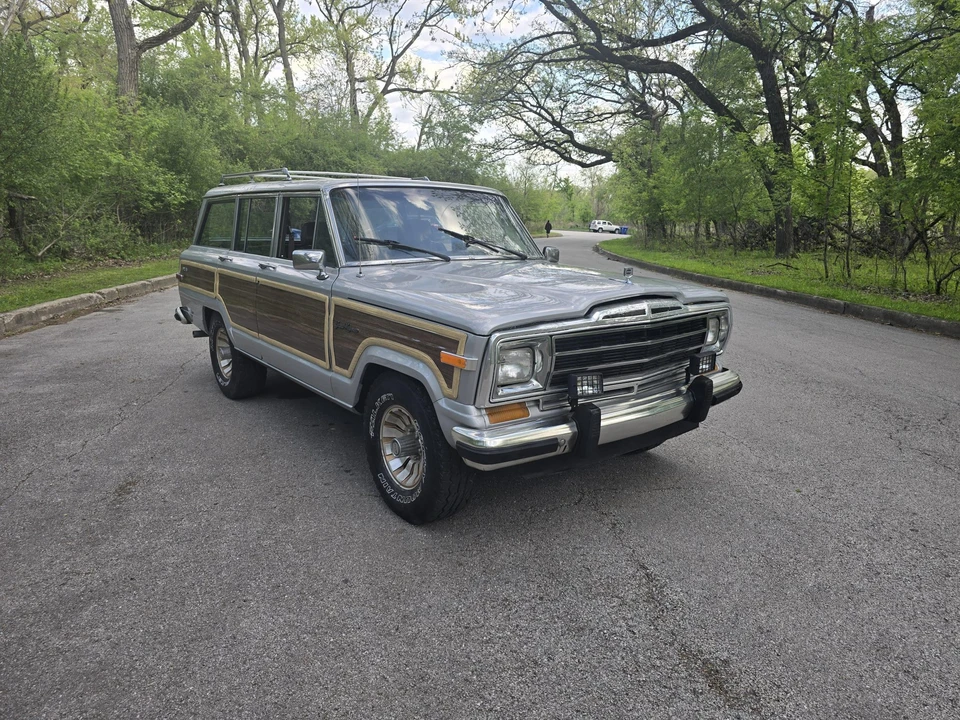 1987 Jeep SJ Grand Wagoneer - Image 13 of 31